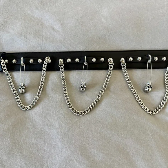 Killstar Punktured Belt Black Chain Skulls Womans Gothic Alternative S/M - Picture 2 of 6